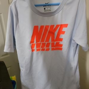 Nike Boys medium dri-fit
